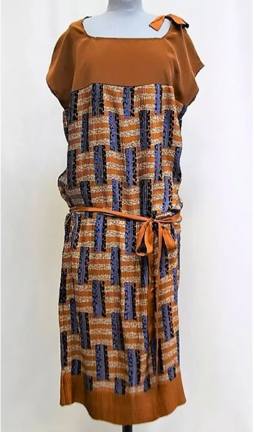1920F – Robe – 159