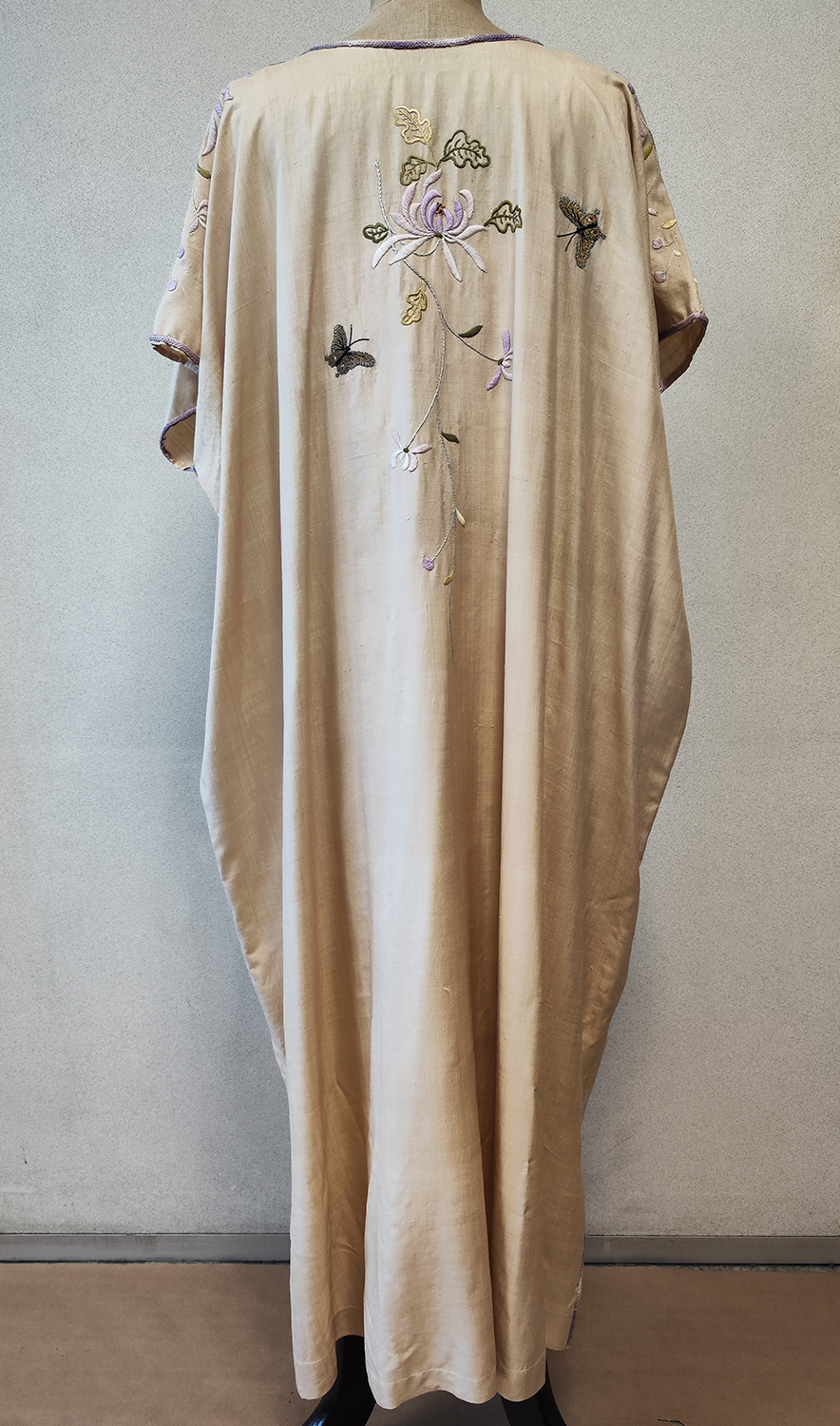 1920F – Robe – 100 (2)