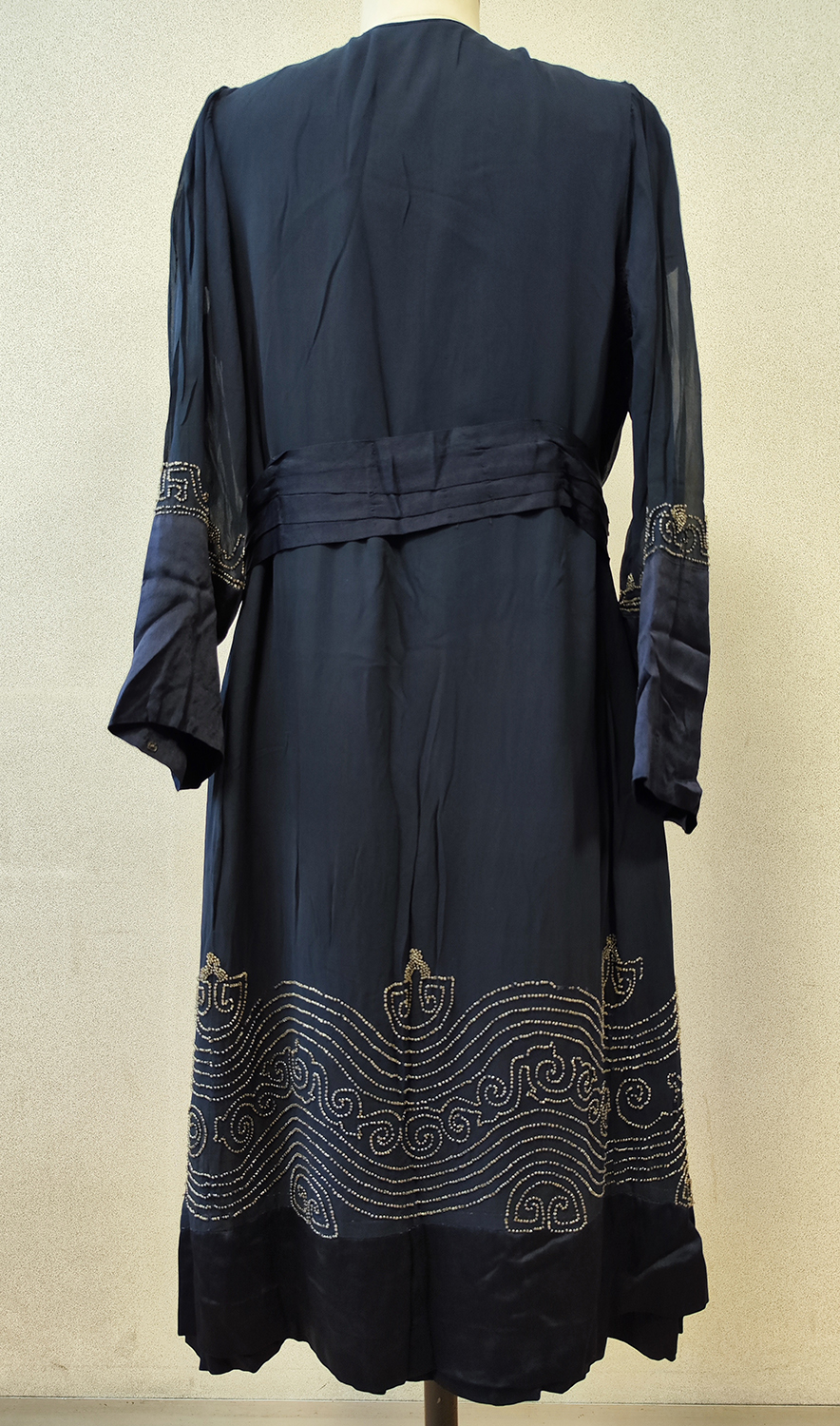 1920F – Robe – 1402 (2)