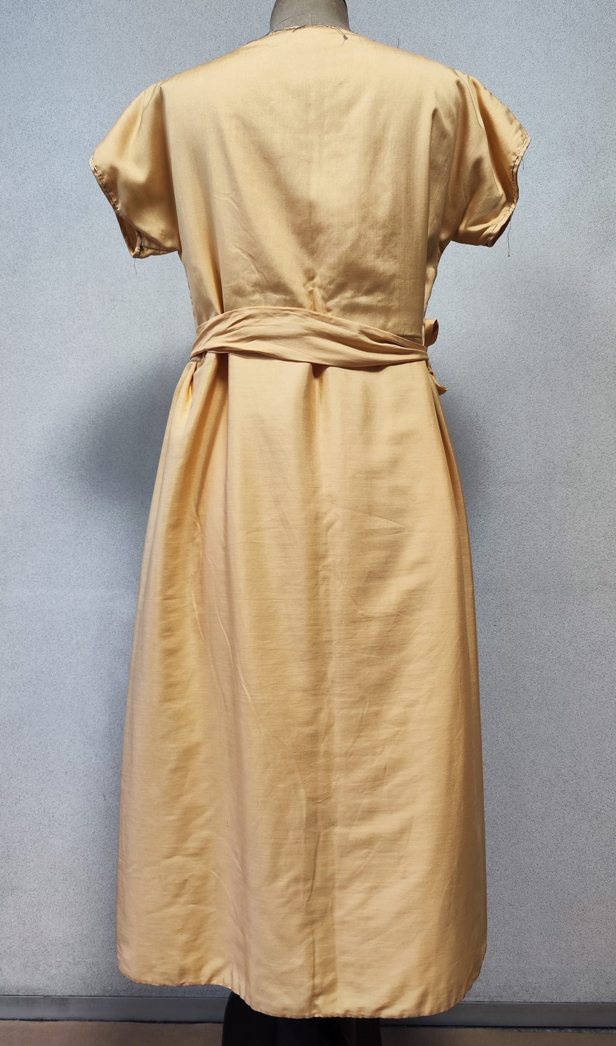 1920F – Robe – 1410 (2)