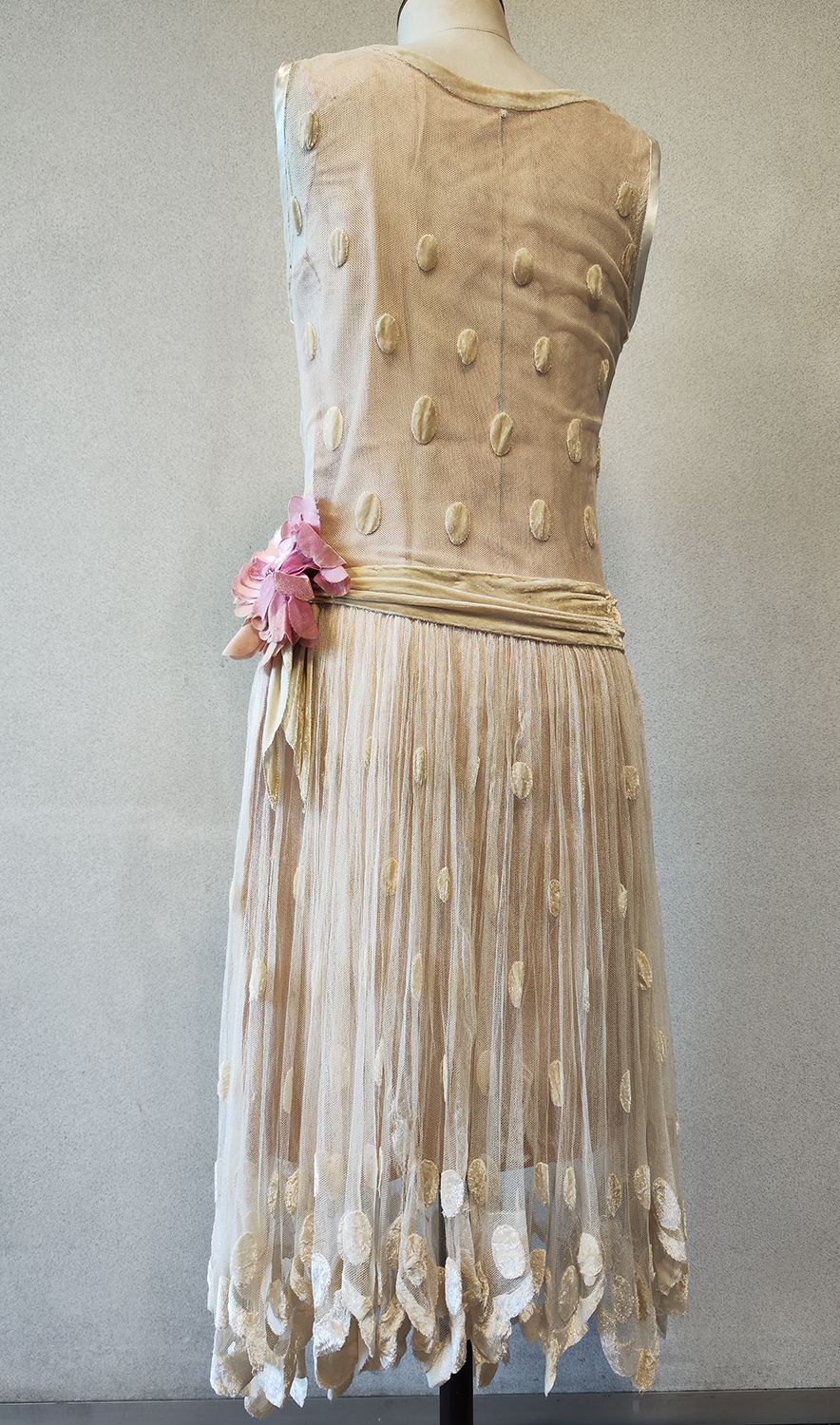 1920F – Robe – 1483 (2)