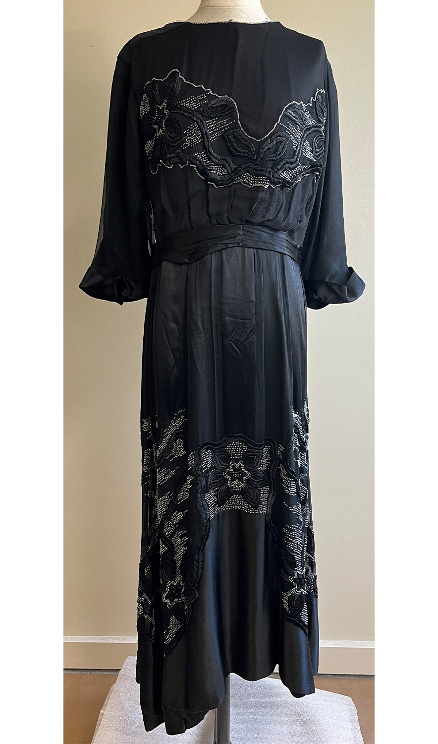 1920F – Robe – 1509