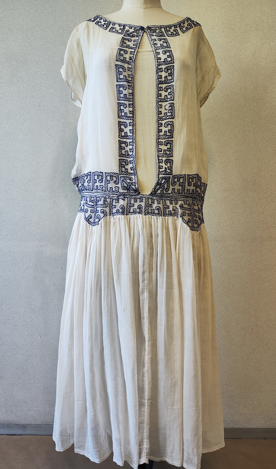 1920F – Robe – 178(1)