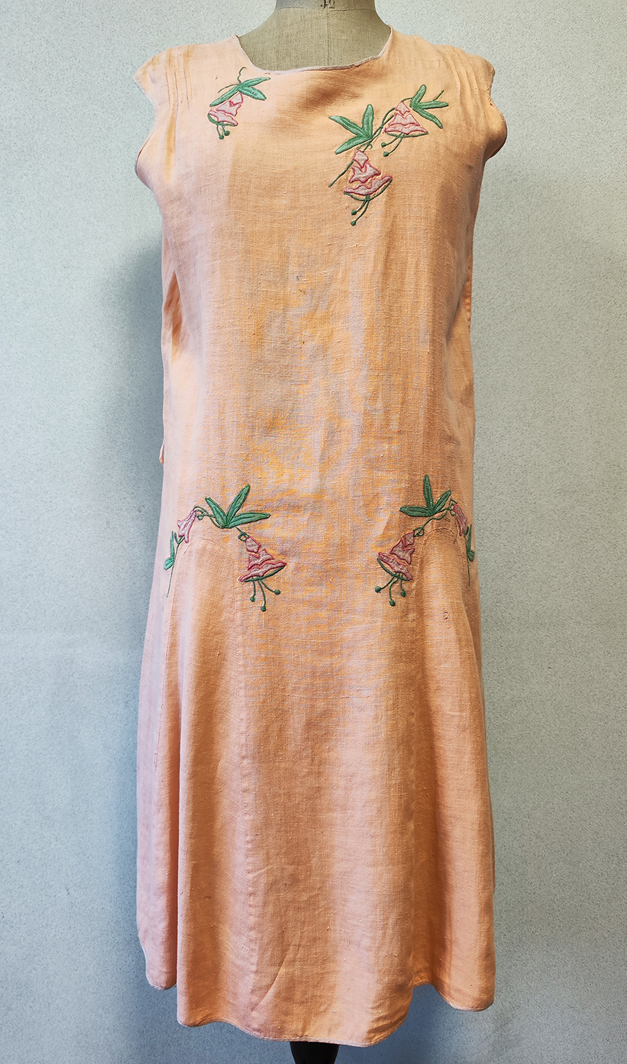 1920F – Robe – 197