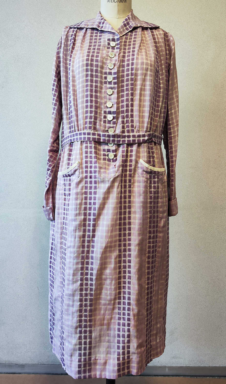 1920F – Robe – 675